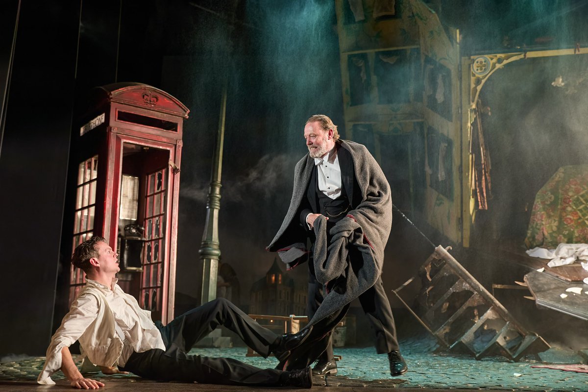 WellbeintheArts's tweet image. Congratulations to the company of An Inspector Calls who have just finished their UK tour. It was a pleasure to be able to look after the mental health and wellbeing of the show through our Employee Assistance Programme (EAP) which ensured that everyone got the help they needed.