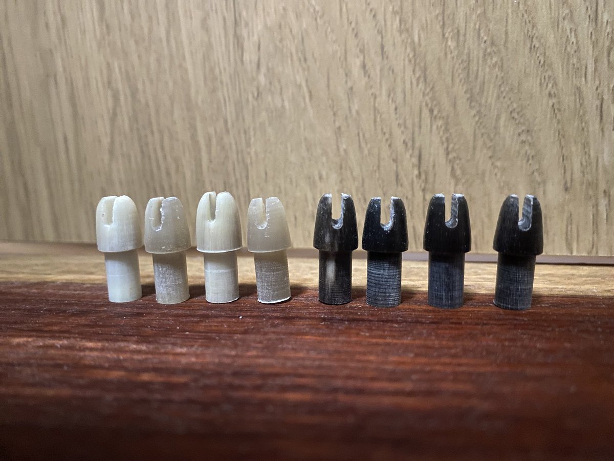 sus304h's tweet photo. ご注文頂いたKCカーボン80用の2種の角筈と竹用の角筈が完成しました。
KCカーボン80用は普通サイズと
オーダーサイズ 頭の長さ8mm ミゾ幅2.5mm
竹用もオーダーで頭の長さ8mm ミゾ幅2.5mm に仕上げました。
#角筈 #弓具店 #弓道 #竹矢 #KC80 #kcカーボン8025 https://t.co/Sy80bkI6nx
