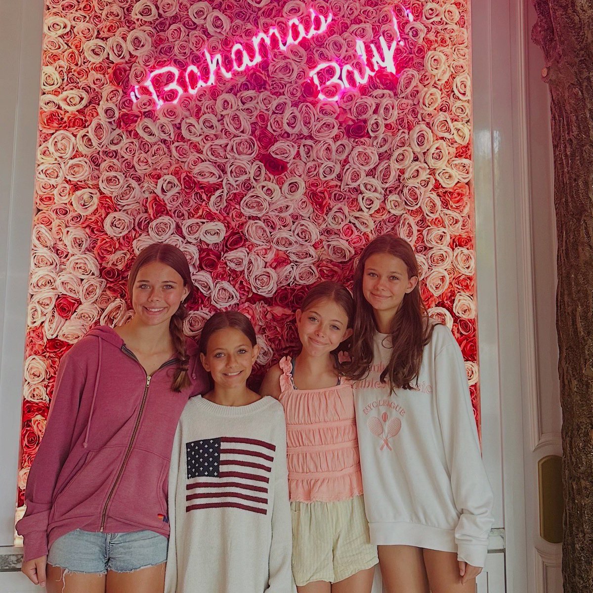 BostonRob's tweet image. Pretty Epic Week!
#SummerofFun #Family #mygirls
#bahamas🇧🇸 @etnow @nischelleturner @BahaMarResorts @SugarFactory