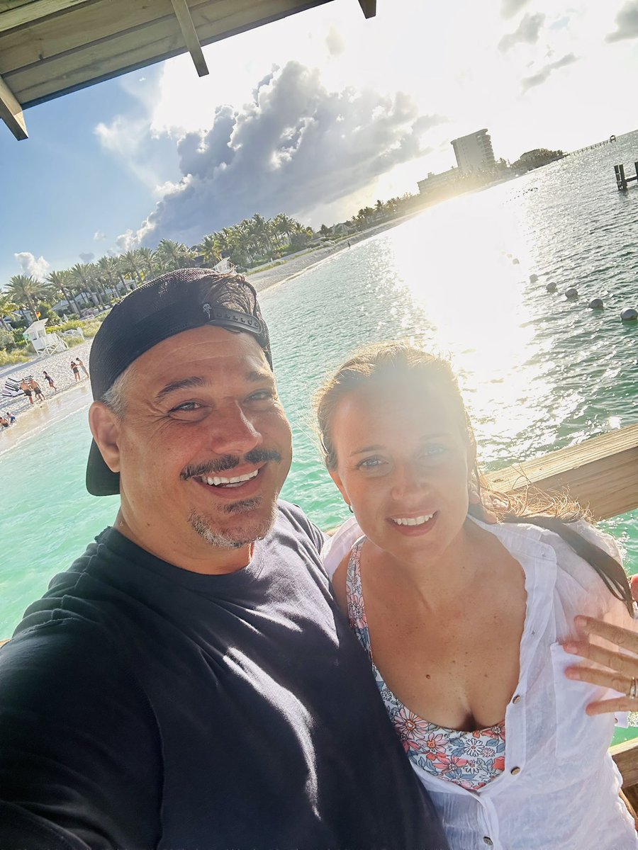 BostonRob's tweet image. Pretty Epic Week!
#SummerofFun #Family #mygirls
#bahamas🇧🇸 @etnow @nischelleturner @BahaMarResorts @SugarFactory