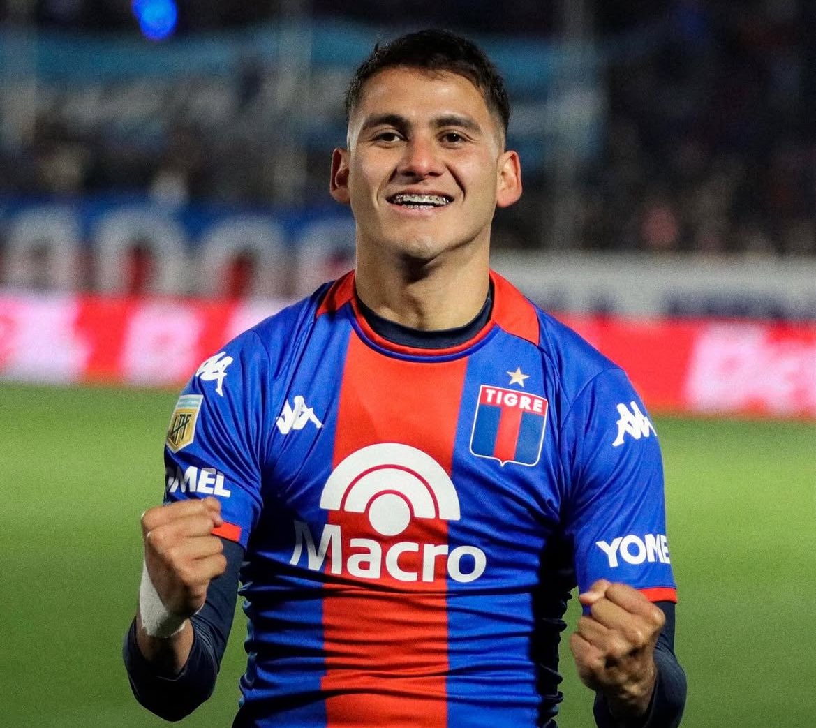Jorge Izquierdo (@izquierdo010) on Twitter photo Blas Armoa (25 años), ofensivo y actualmente en Tigre, es del agrado de Diego Martínez para Cerro Porteño.
Esto podría avanzar en los próximos días ⌛️.
<a href="/ABCCardinal/">ABC Cardinal 730 AM</a>
<a href="/ABCDeportes/">ABC Deportes</a> Blas Armoa (25 años), ofensivo y actualmente en Tigre, es del agrado de Diego Martínez para Cerro Porteño.
Esto podría avanzar en los próximos días ⌛️.
<a href="/ABCCardinal/">ABC Cardinal 730 AM</a>
<a href="/ABCDeportes/">ABC Deportes</a>