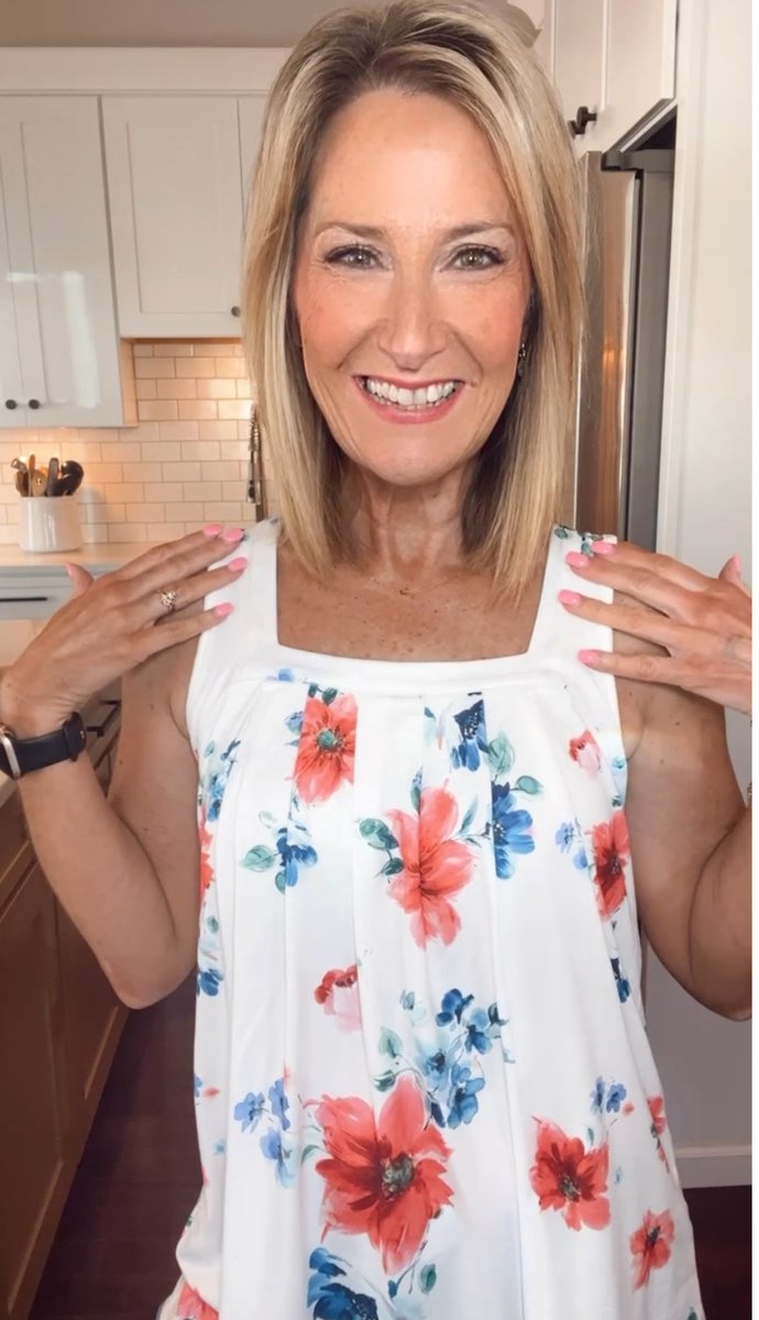 anyfittingshop's tweet image. 🌺Cute floral print tank top  is vibrant🥰🙌🏼blends comfort &amp;amp; flawless support! 🔥LINK IN BIO.   #Anyfitting #anyfittingtops #summerescape #amazonfinds #fashionfaves #summervibes #summerfashion #newarrival #summer #summerootd #fashioninspiration #ootd #summerstyle #comfy #explore