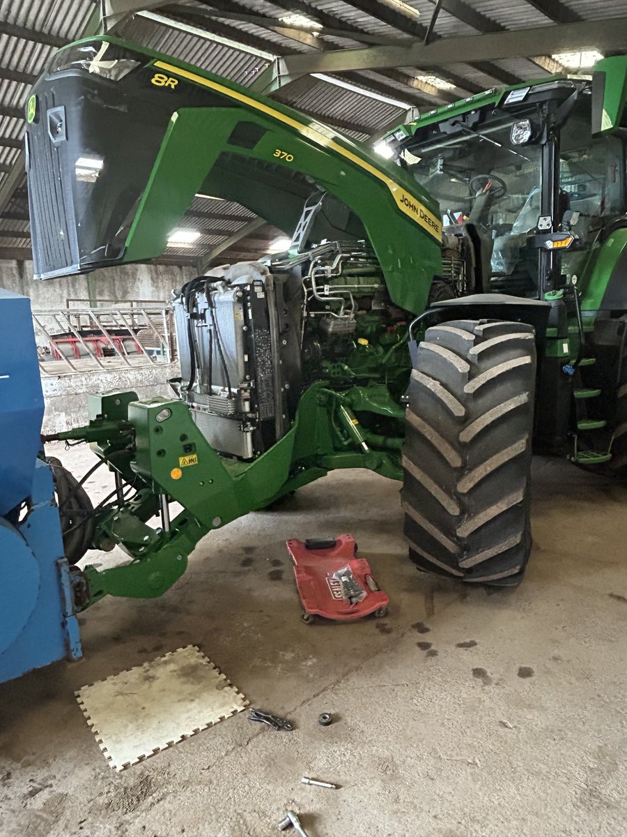 bravo10_4's tweet photo. Wiring up drill and front hopper on new tractor today then fabricate a bracket for seed pipes!
#neveridle https://t.co/w6xkqJdatp
