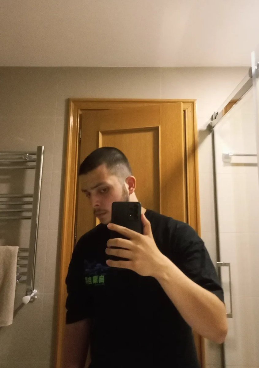 Iván🦔 tweet media