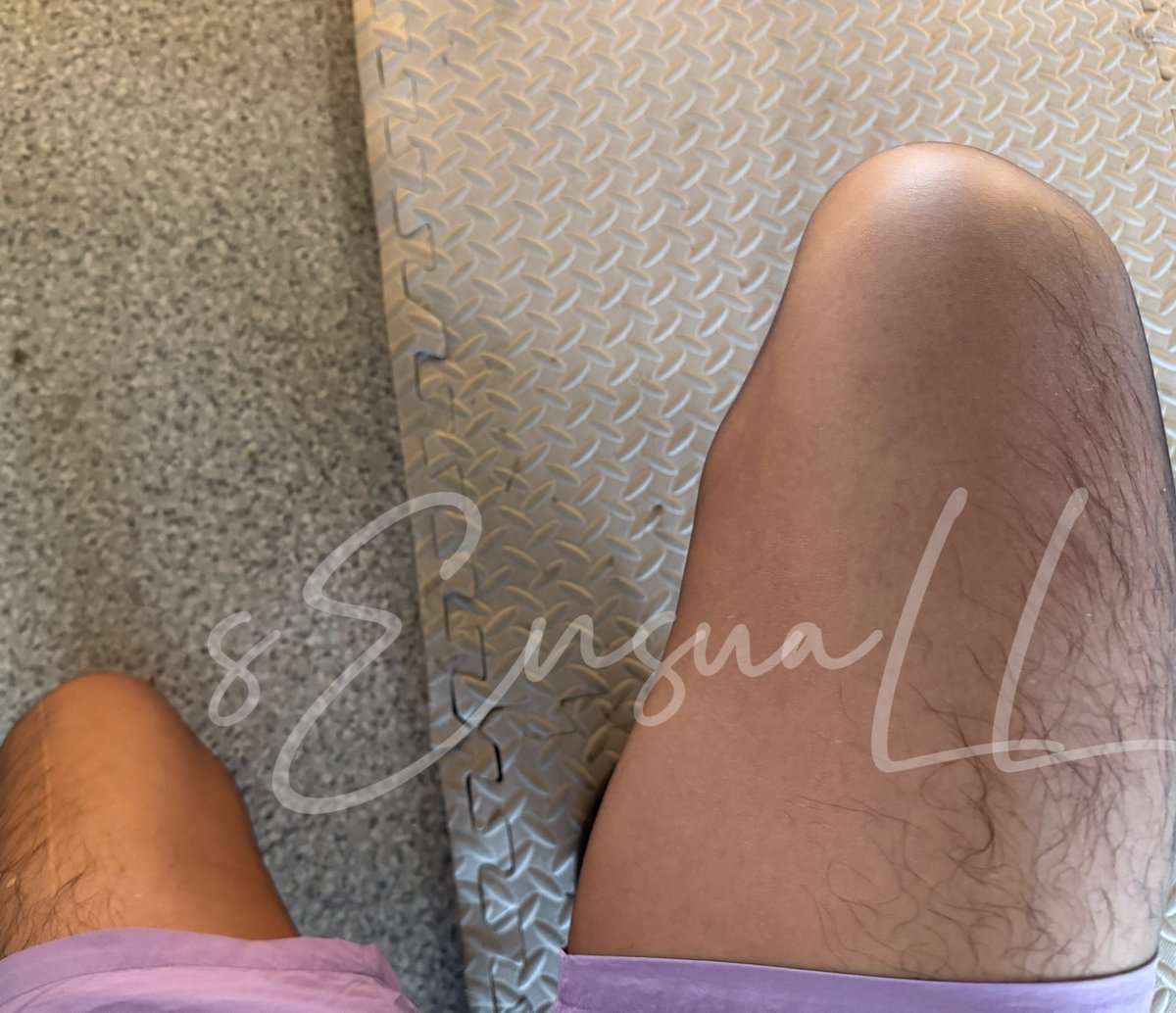 9️⃣3️⃣
#白丝 #体育生 #黑皮体育生 #反差 #正装丝袜 #黑丝 #体育生臭脚 #黑袜 #紧身裤