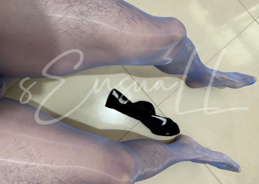 9️⃣4️⃣
#白丝 #体育生 #黑皮体育生 #反差 #正装丝袜 #黑丝 #体育生臭脚 #黑袜 #紧身裤