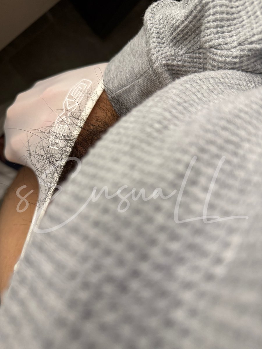 9️⃣5️⃣
#白丝 #体育生 #黑皮体育生 #反差 #正装丝袜 #黑丝 #体育生臭脚 #黑袜 #紧身裤