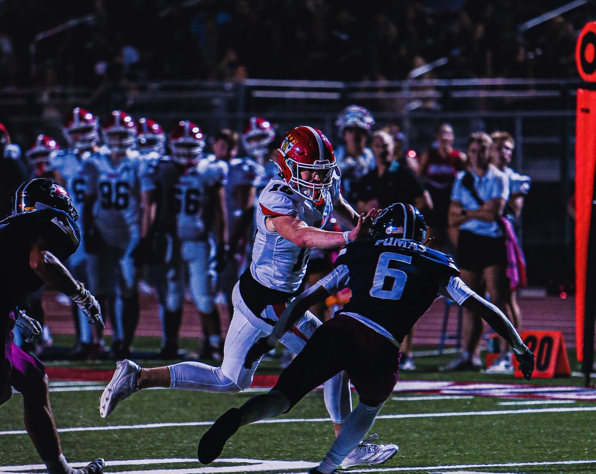 Catching up after a 2-week vacation, the Recruiting Page is updated at arizonavarsity.rivals.com/news/gridiron-….  It’s been an incredible 3 weeks since our last update with 105 seniors receiving new offers and 25 (yes, 25!) commits.  That raises the total for State 48 to . . . 48.