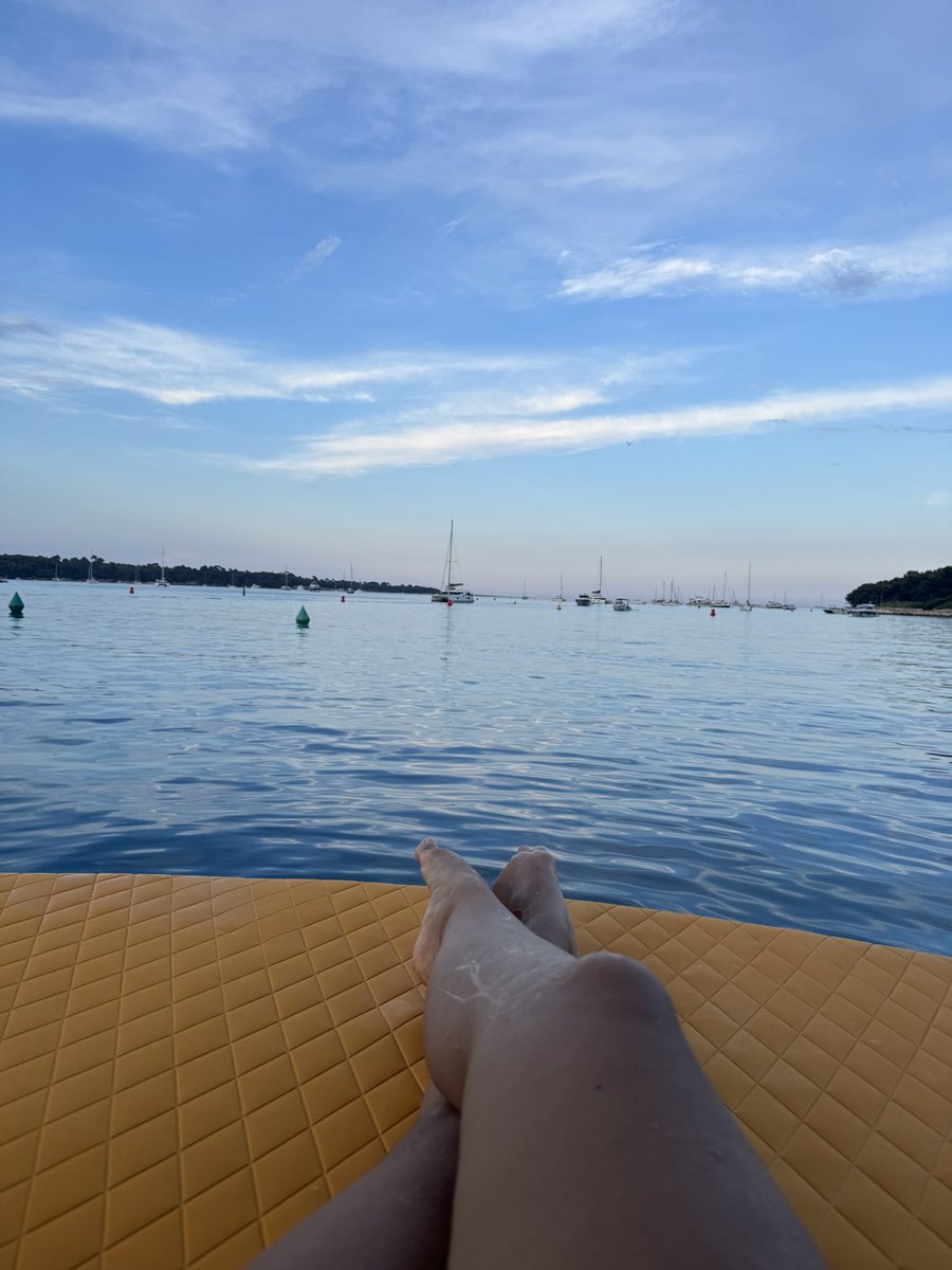 raiauad's tweet image. Sometimes it’s hard to believe I get to live these crazy experiences as part of my job 🤩
Thanks @MetaMask for the invite, had a blast on the speedboat ride 🚤
