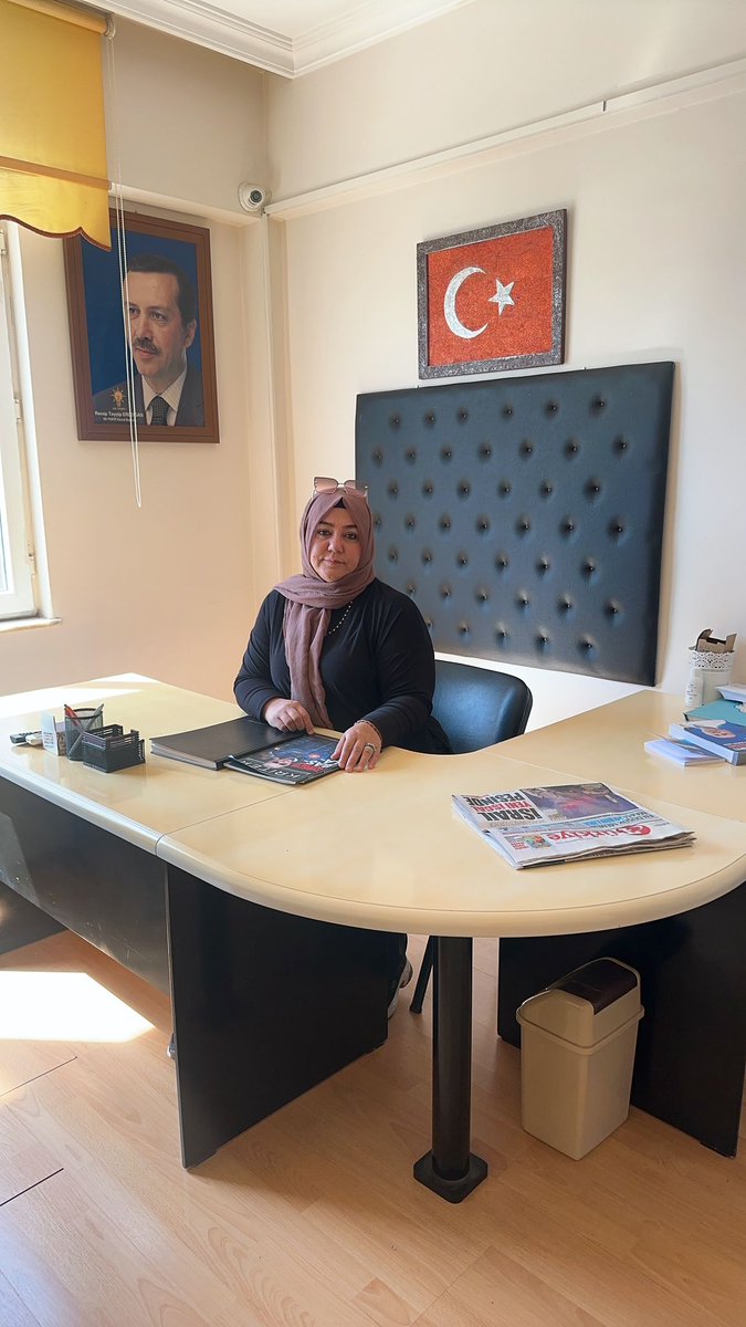 AK PARTİ KONYAALTI🇹🇷🇹🇷 (@konyaaltak) on Twitter photo 📍 AK PARTİ KONYAALTI İLÇE TEŞKİLATI
Bugün Teşkilatımızda Nöbetçi Başkanımız, Melek Tolunay İşcen
Sohbet sizden çaylar bizden.Siz kıymetli Hemşehrilerimizi teşkilatımıza hasbihal etmeye bekleriz.
<a href="/alicetin_07/">Ali Çetin</a>
<a href="/avyunusgunal/">Yunus Günal</a>
<a href="/akpartiantalya7/">AK Parti Antalya</a> 📍 AK PARTİ KONYAALTI İLÇE TEŞKİLATI
Bugün Teşkilatımızda Nöbetçi Başkanımız, Melek Tolunay İşcen
Sohbet sizden çaylar bizden.Siz kıymetli Hemşehrilerimizi teşkilatımıza hasbihal etmeye bekleriz.
<a href="/alicetin_07/">Ali Çetin</a>
<a href="/avyunusgunal/">Yunus Günal</a>
<a href="/akpartiantalya7/">AK Parti Antalya</a>