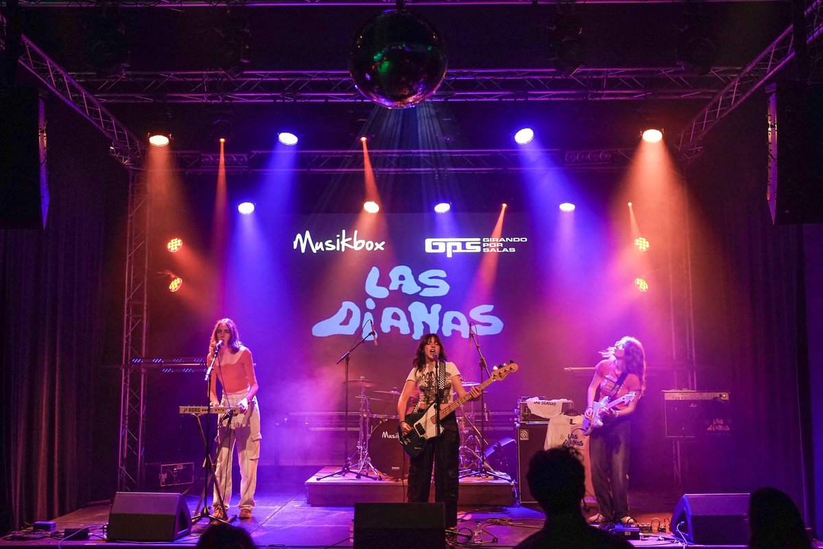Girando Por Salas (@girandoporsalas) on Twitter photo Buenos días. Las Dianas en Musikbox de Sant Lluis (Menorca)
Recordando #GPS15.
En septiembre llega #GPS16 #NosVemosEnLasSalas #QuinceAñosGirando #ApoyaTuSala
📸 <a href="/davidarquimbau/">David Arquimbau</a> Buenos días. Las Dianas en Musikbox de Sant Lluis (Menorca)
Recordando #GPS15.
En septiembre llega #GPS16 #NosVemosEnLasSalas #QuinceAñosGirando #ApoyaTuSala
📸 <a href="/davidarquimbau/">David Arquimbau</a>