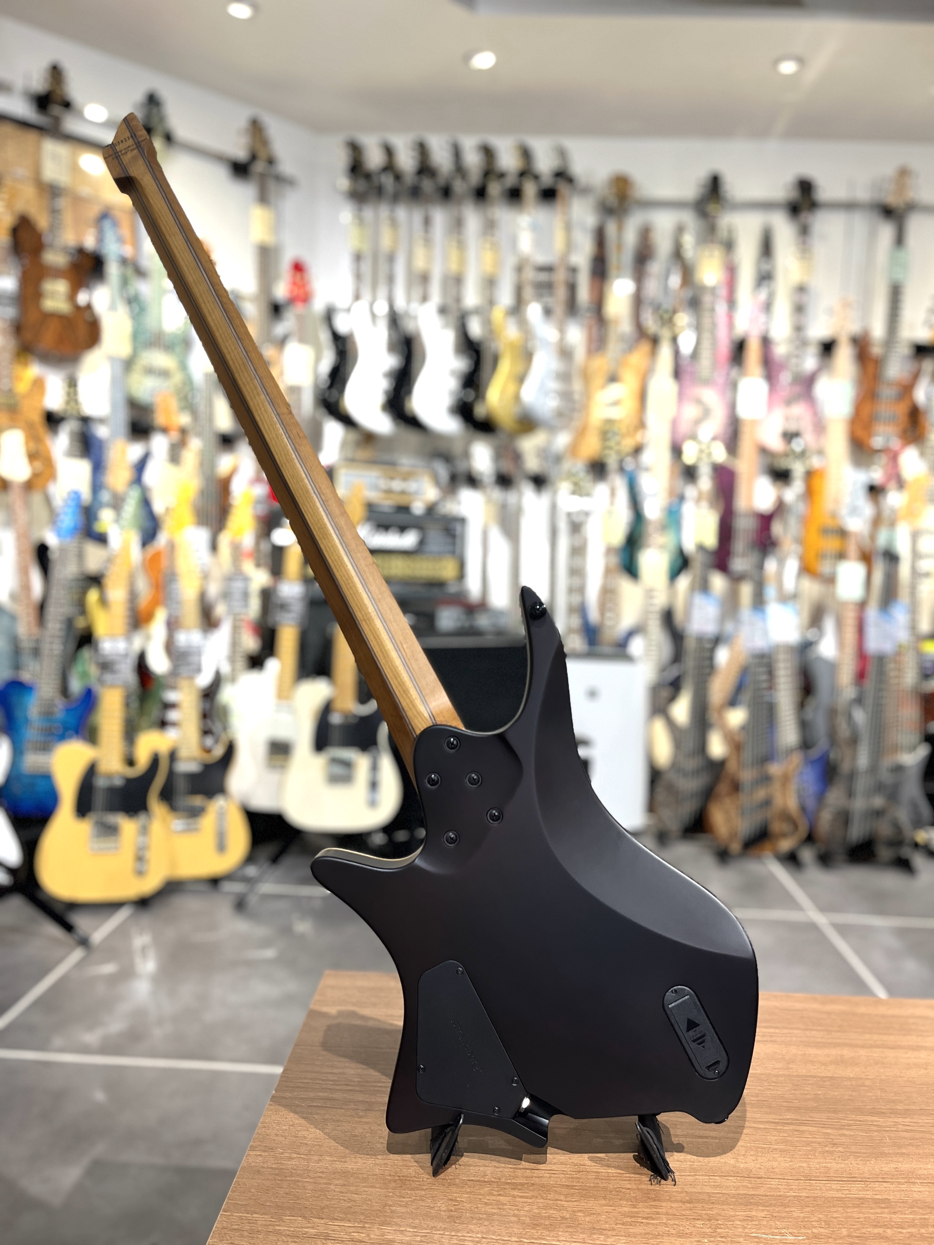 Tune ヘッドレス ベース★ベースシンセ GKピックアップ付★美品スルーネック TUNE Zi-3-4 Headless with GK | Into The Light