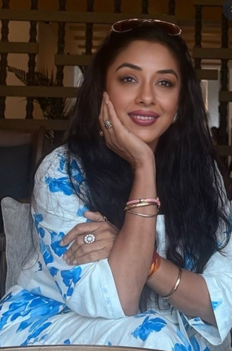 Most gourgeous one and only

#RupaliGanguly 

She looks sooooooooooooo beautiful....
she is the best in her way...
the way she  inspired really commandable...
you are a fabulous actress...
you are the best.....
#Anupamaa