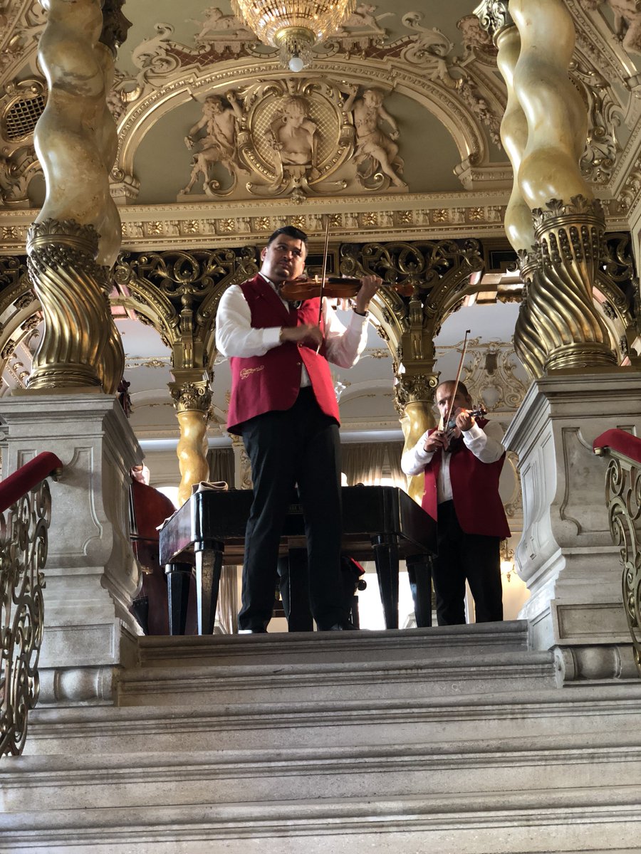 BrianGriffin86's tweet photo. South Tyrol 🇦🇹🇮🇹
Budapest 🇭🇺

#وين_وجهتك_الصيفيه_ذي https://t.co/lb1Zdis3xV