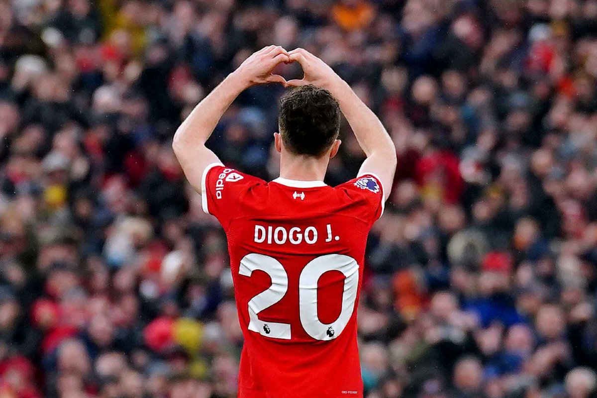 CerfiaFR's tweet photo. 🇬🇧🇵🇹⚽️FLASH | Liverpool a annoncé que le numéro 20, porté par son joueur Diogo Jota, décédé dans un accident de la route, ne serait plus jamais attribué, en sa mémoire. https://t.co/OujqECFaPG