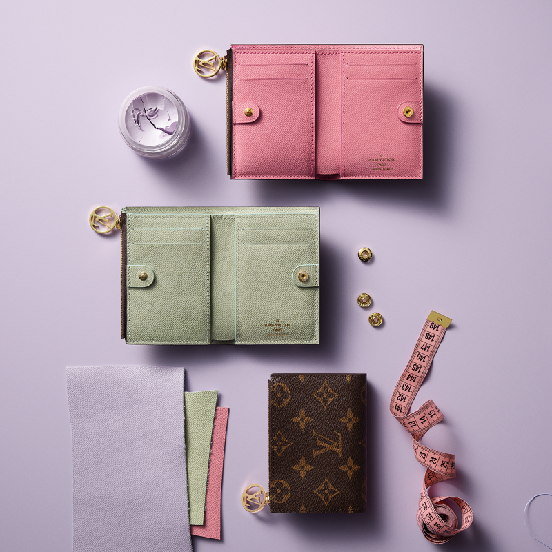 LouisVuitton_JP's tweet photo. 7/24(木)のスーパーラッキーデーは、#LouisVuitton のタイムレスなウィメンズ財布＆小物で運気をアップ。日本限定モデルをはじめ、今シーズンの新作から定番まで、メゾンのクラフツマンシップとシグネチャーが際立つ多彩なラインナップから、あなただけのラッキーアイテムを見つけて。

#SuperLuckyDay