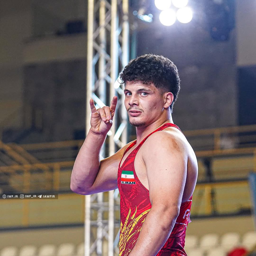 🇮🇷🐺 In Iran, wrestling champion Amir Abdi marked his win with the Grey Wolf salute.