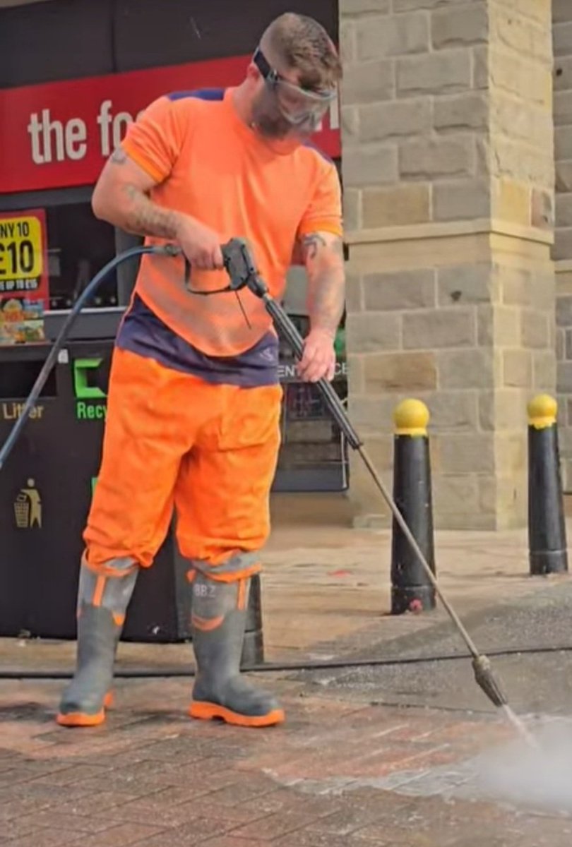 HivizScruffs's tweet image. #buckbootz #hiviz #tradies #workie