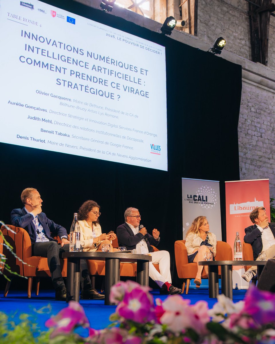 𝗧𝗔𝗕𝗟𝗘 𝗥𝗢𝗡𝗗𝗘 𝟰 | À l’heure où l’intelligence artificielle et le numérique redessinent les services publics, les villes moyennes se posent une question stratégique : comment maîtriser leurs choix tout en saisissant les opportunités d’innovation pour mieux servir leurs