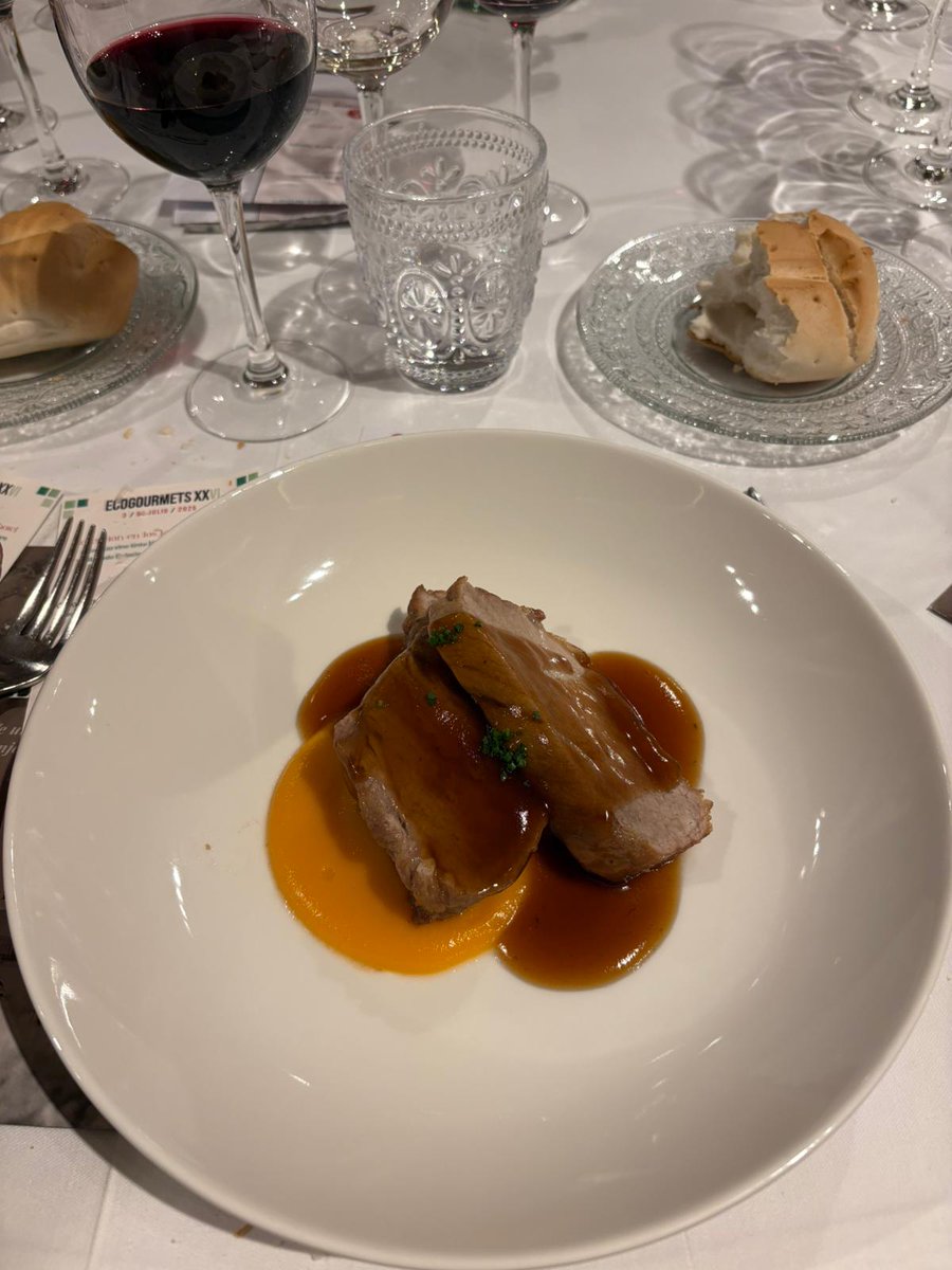 👉Seguimos entusiasmados con la gran cena de ECOGOURMET XXVI realizado en la noche de ayer en  <a href="/ACHotels/">AC Hotels by Marriott</a>  junto al Palacio de Villachica
👏👏👏👏

✨Muchas gracias a todas las personas que hicieron posible esta noche llena de magia y buenos amigos ✨

#ECOnomistasVAlor