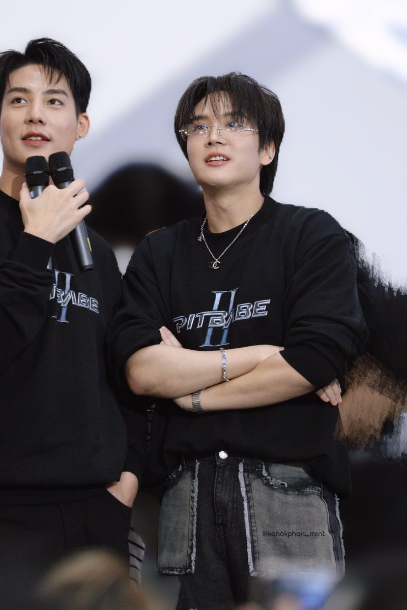 สะเดา ₍ᐢ..ᐢ₎💙 (@kanokphan_mint) on Twitter photo ไม่ค่อยเห็นภณกอดอกเท่าไหร่
แต่กอดปุบก็คือ 🫠🫠🫠
.
.
#PitBabeCheckInxIQIYI
#Ponthanapon <a href="/T_Aiemkumchai/">Mr.Ponpon นายภณ🐰</a>
#boubou #sailubpon #สายลับภณ ไม่ค่อยเห็นภณกอดอกเท่าไหร่
แต่กอดปุบก็คือ 🫠🫠🫠
.
.
#PitBabeCheckInxIQIYI
#Ponthanapon <a href="/T_Aiemkumchai/">Mr.Ponpon นายภณ🐰</a>
#boubou #sailubpon #สายลับภณ