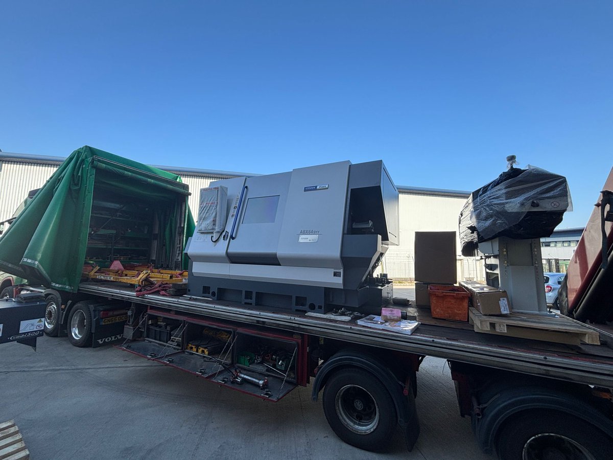 CitizenCNC's tweet image. An amazing day to have a #CitizenCNC delivery! ☀️
The #Miyano ABX-64SYY fixed-head #lathe arrives at its new home in the south of England. Designed for high-volume and high-precision work, this machine features two spindles, twin Y-axes and upper/lower 12-station turrets. #CNC