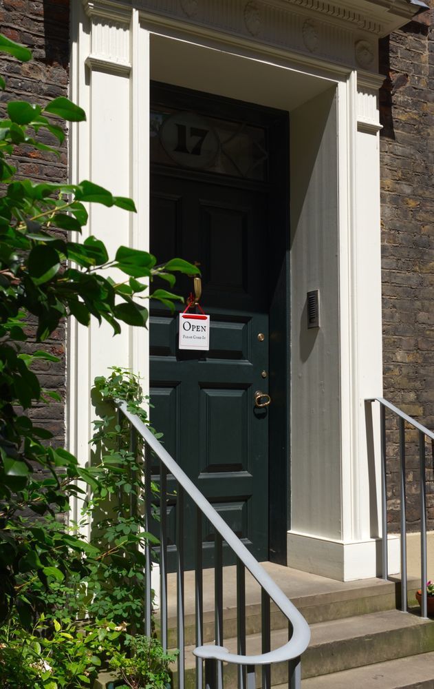 Step into history. Dr Johnson’s House is open! 📜 

Come in, explore the rooms where the Dictionary was made, and soak up the 18th-century charm.

We are open
Tuesday - Saturday
11am - 5pm

drjohnsonshouse.org/visit