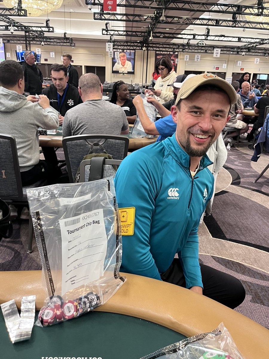SteveLardner's tweet photo. @ClubWPTGold Day 1B bag! #Goldlastlonger https://t.co/LFSMIKjSW8
