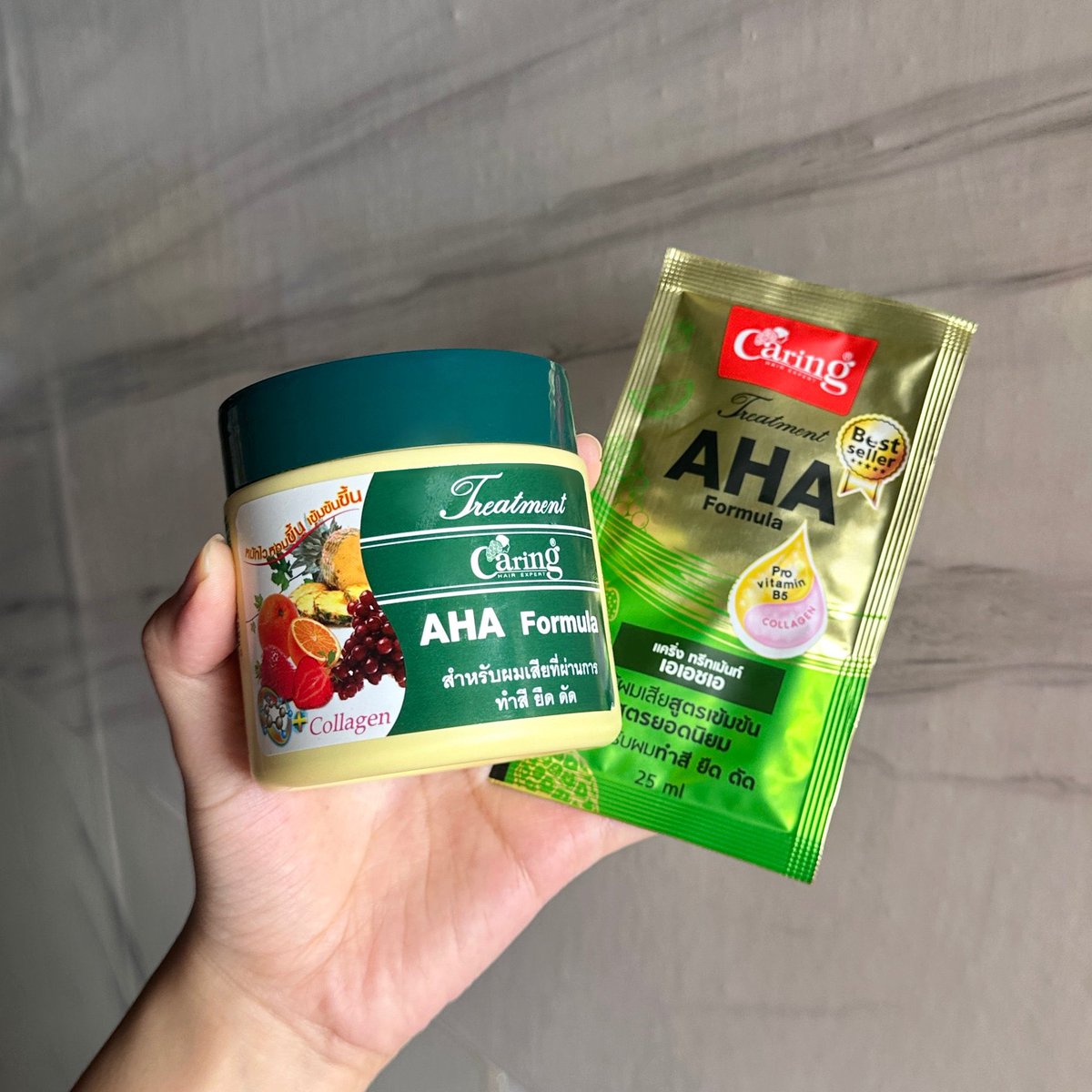nnzniiniwz's tweet image. ทรีทเม้นท์ในตำนานที่ยังใช้ดีตลอดด🫶✨ Caring ฝาเขียว สูตร AHA💚 เหมาะกับผมแห้งเสียมากแบบเรา เพราะทำสีผมเยอะ เราใช้หมักทิ้งไว้ พอเป่าแห้งเสร็จผมนุ่มลื่น เรียบตรง กลิ่นก็หอมติดผมข้ามวัน
ตอนนี้มีขนาดแบบซองแล้วนะ ราคาดีด้วยย 

 📍หาซื้อได้ง่ายมาก ที่ร้านค้าชั้นนำทั่วไป หรือใน 7-11…