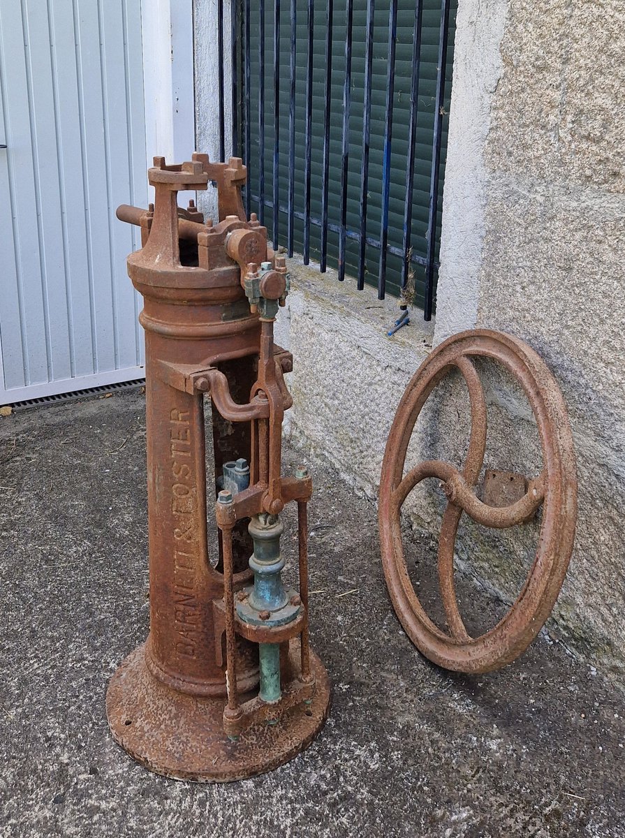 limiator's tweet photo. Este ano cúmprense os 80 anos  da posta en marcha da fábrica de gasosas Berardo Méndez de #Sandiás (#Ourense). O 28 de xaneiro de 1945, tal e como figura no Rexistro de Altas de Industria da provincia de Ourense (@ahpourense ), púñase en marcha a fábrica de gasosas de Sandiás https://t.co/QNcxNte3CD