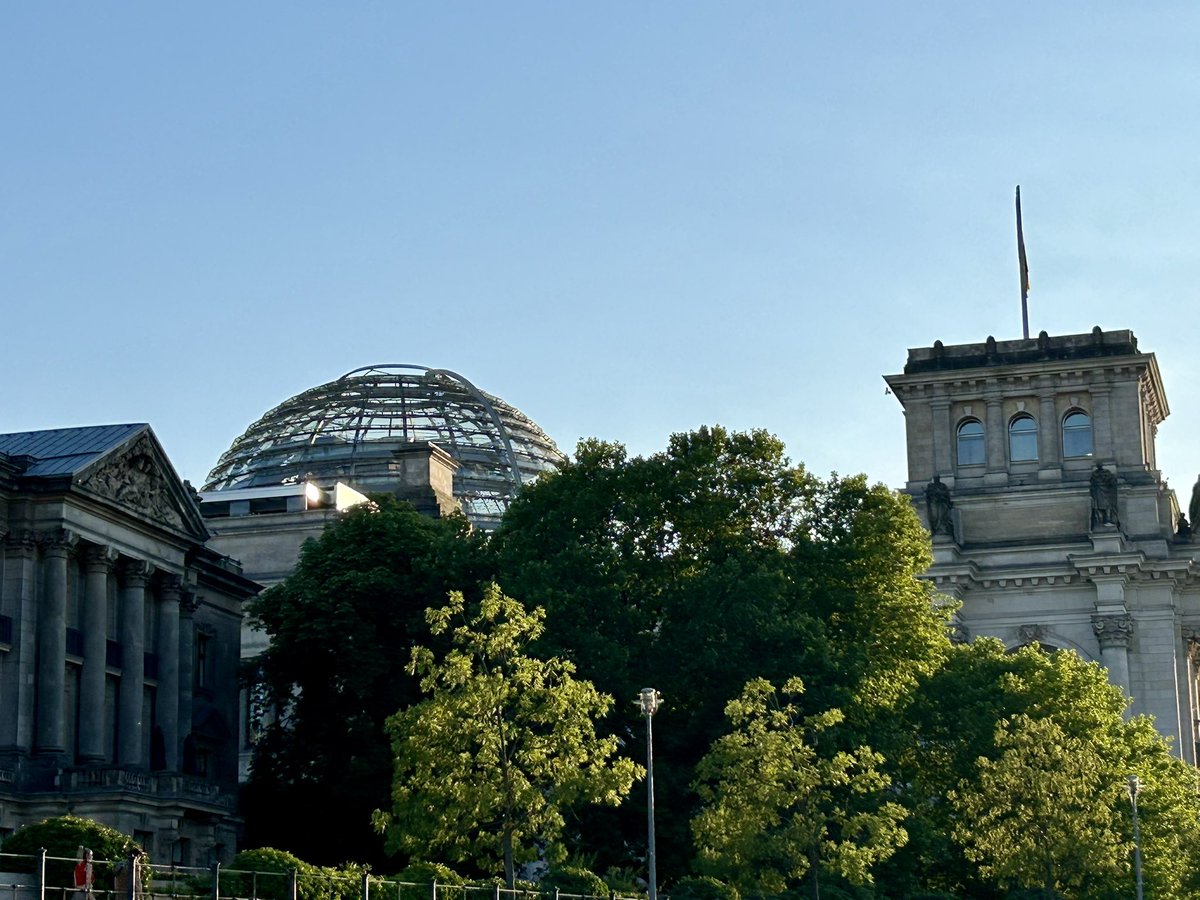 #Berlin sites and sights from the Spree River. <a href="/visitberlin/">visitBerlin</a> H/T <a href="/BerlinAll/">AllBerlin</a> #travel #tourism