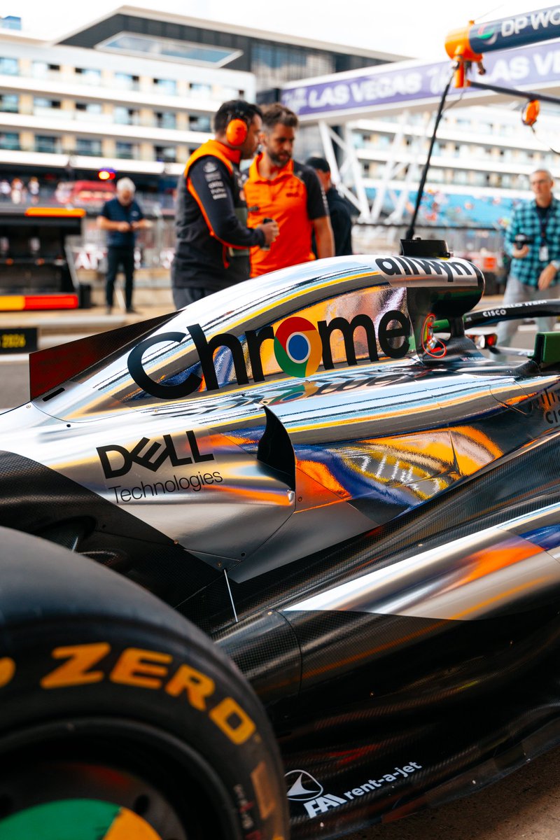 Good morning, Silverstone 🌅 

Who’s ready to see this beauty out on track today? 😍

#McLaren | #GoogleChrome | #BritishGP 🇬🇧