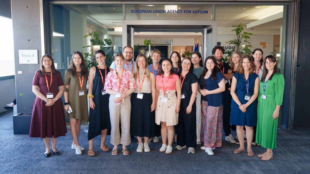 EUAsylumAgency's tweet image. Understanding how the EUAA works on the ground offers key insights into EU asylum support.
During their visit to Malta ๐ฒ๐น, @EUHomeAffairs Blue Book trainees learned and discussed how the Agency assists Member States, from deployments and training to reception and data analysis.