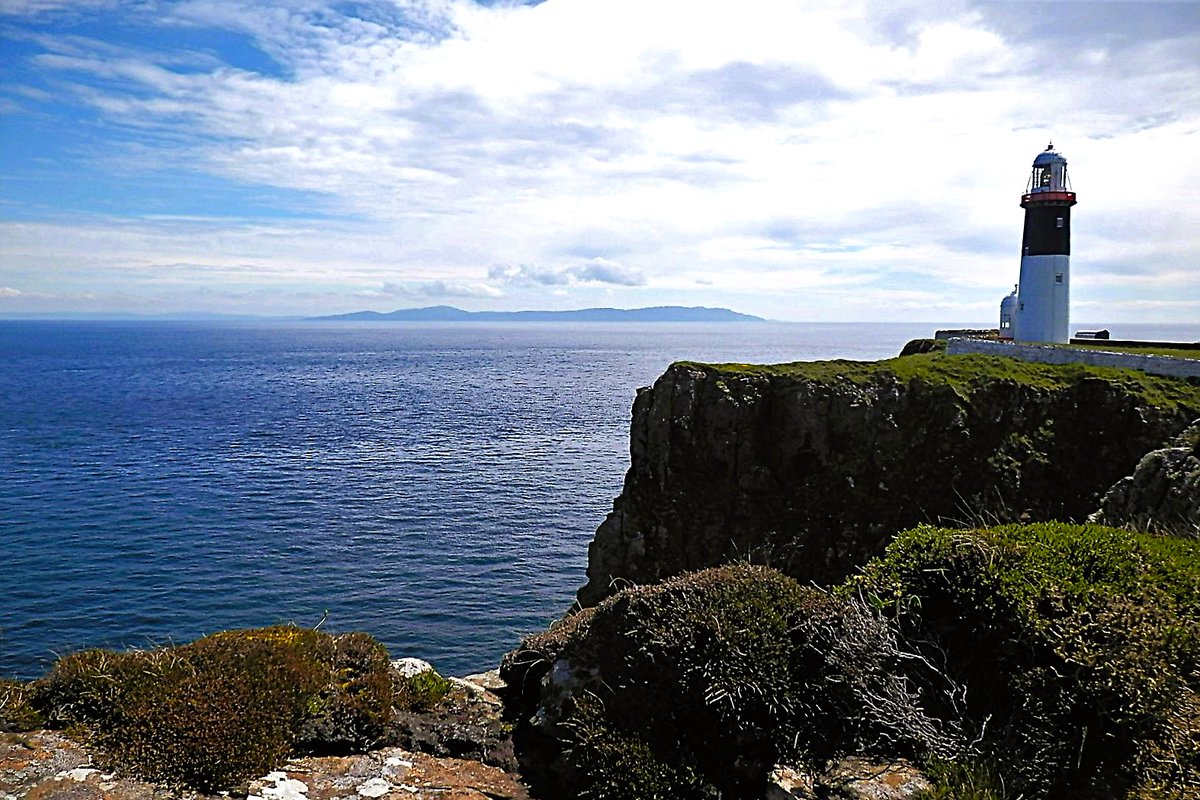 Rathlin Island East Lighthouse and one of the island's empty roads #FootpathFriday #countyantrim #northernireland #Ireland