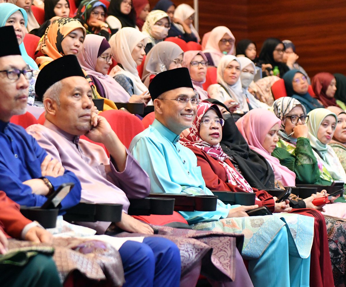 MohdShukriYajid's tweet photo. Selesai menghadiri program Syarahan Maal Hijrah 1447H bersama Dato' Dr. Haji Anhar Bin Haji Opir, S.S DS Utama Diraja Mufti Selangor, anjuran bersama @ICCMSU dan @MuftiSelangor. Perkongsian yang baik bagi permulaan @MSUmalaysia tahun baru ini agar lebih cemerlang &amp; komited. https://t.co/5U9siNFvgF
