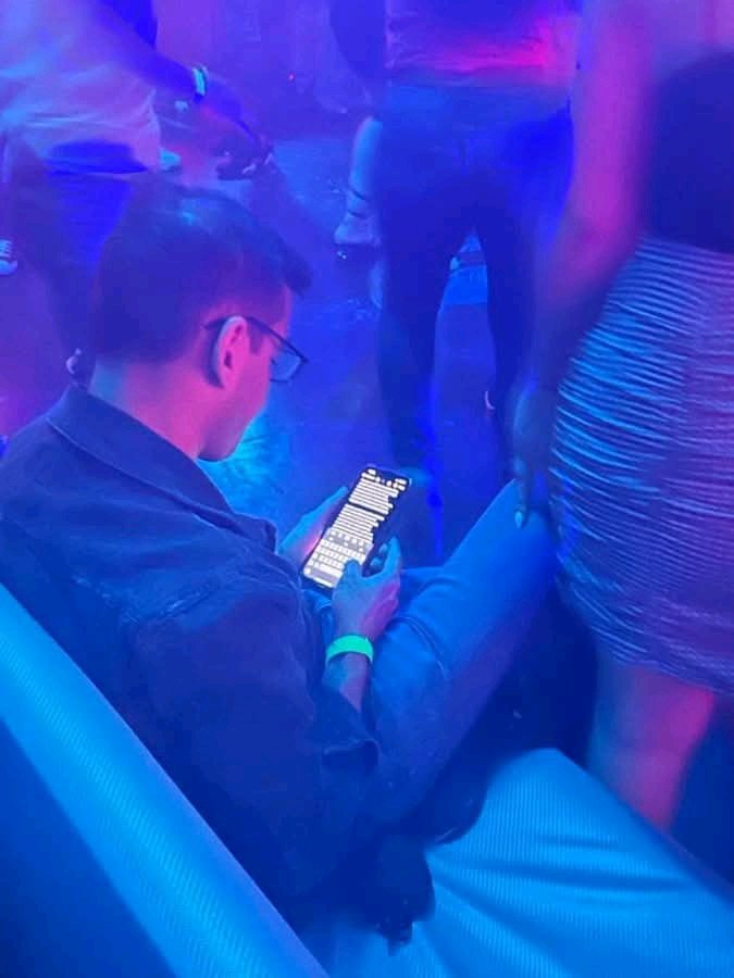 Bro  is having an argument of a life time in the club