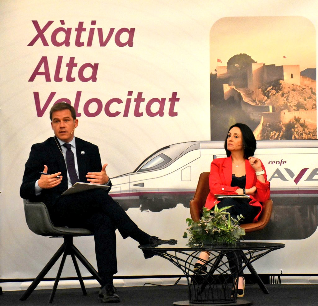 Rebeca Torró, propera Secretaria d'Organització del <a href="/PSOE/">PSOE</a>. 

Qué gran notícia per als <a href="/SocialistesVal/">PSPV-PSOE</a> i per als socialistes de les comarques centrals tindre una SO que parla valencià!

Enhorabona <a href="/Rebeca_Torro/">Rebeca Torró/❤️</a>! Estic segur que faràs un magnífic treball!

ENDAVANT!