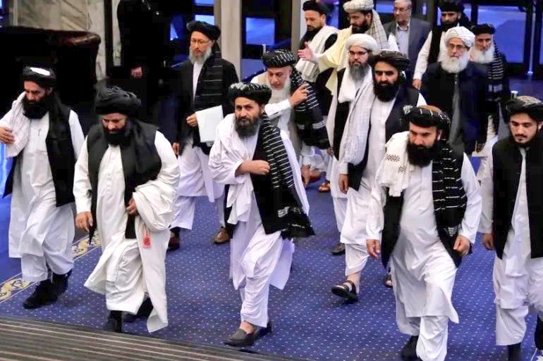 Nomankhanafi345's tweet photo. 🔵 2. احساسي او ملي بڼه:

د افغان ملت د قربانیو او استقامت پایله دا ده!
روسیه د طالبانو اسلامي امارت وپېژاند – دا د آزاد افغانستان د مشروعیت غږ دی!
#افغانستان #طالبان #روسیه #خپلواکي https://t.co/yTYizX2LVP