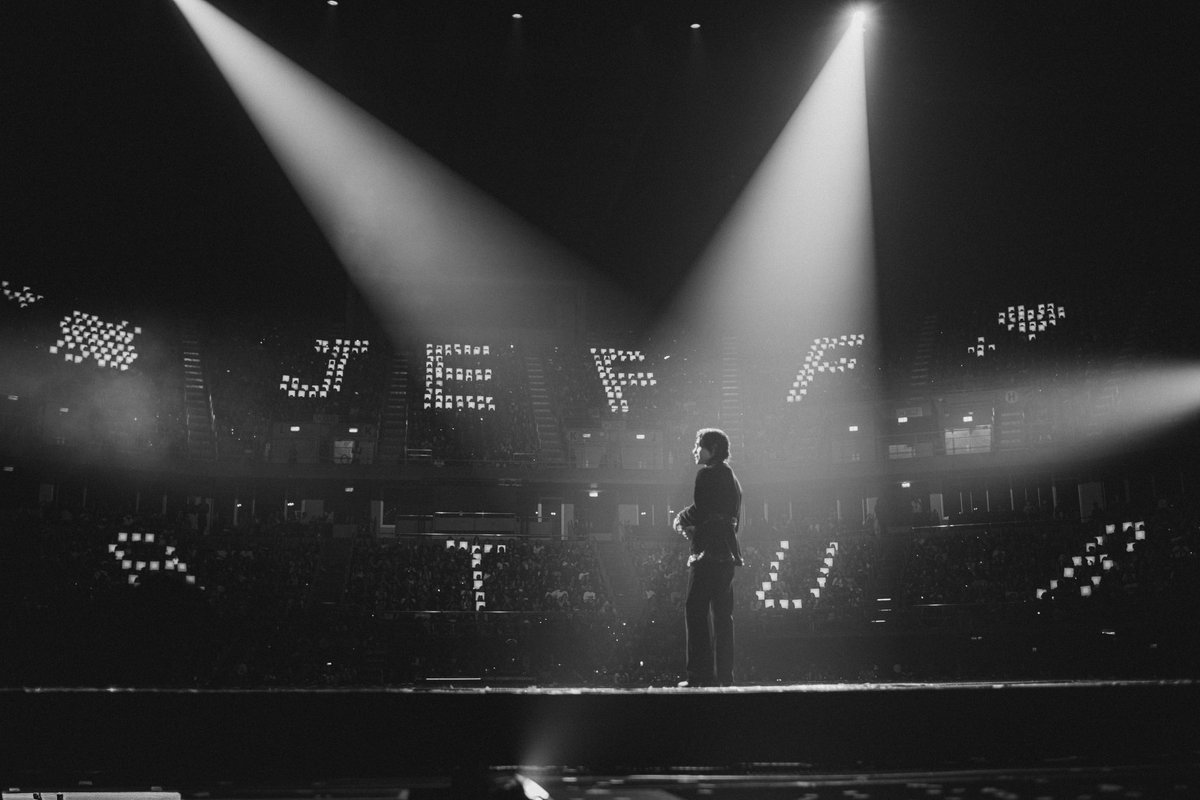 oatjiww's tweet photo. Jeff Satur RedGiantConcert

Photography by 📸#oatjiww
#JeffSatur #JeffSaturRedGiantConcert https://t.co/eRwQzNGMH6