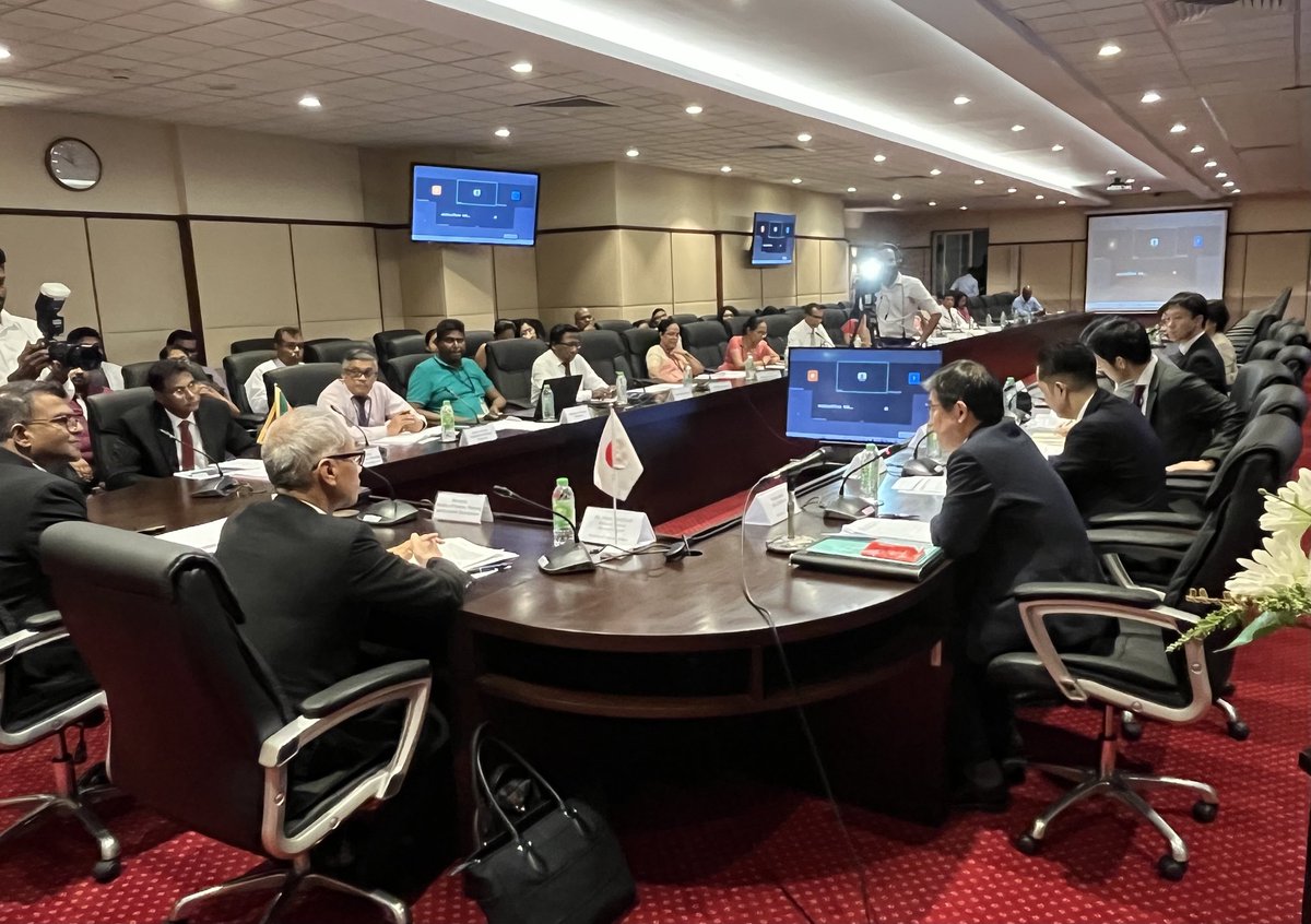 JapanEmb_SL's tweet image. On 4 July, Mr. ISHIZUKI Hideo, Asst. Minister/ DG, MOFA, held JP-SL Economic Cooperation Policy Dialogue with Finance Secretary Suriyapperuma. JP remains firmly committed to standing by SL!
