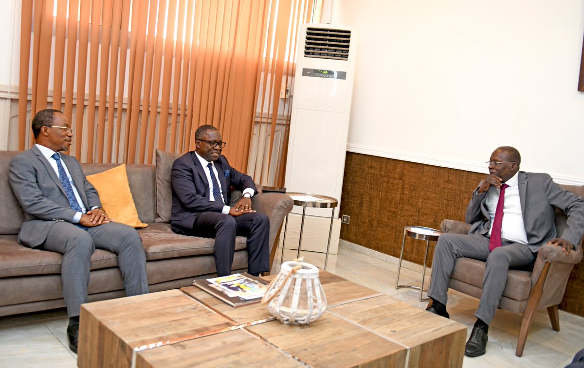 unfpa_benin's tweet image. Conversation stratégique entre le Ministre d'État @abtofficiel & @SennenHounton , Directeur UNFPA #wcaro. Au coeur des échanges le plan stratégique 2026-2029 de UNFPA & la Feuille de route de la région Afrique Ouest & du Centre pr 1 réduction accélérée de la mortalité maternelle