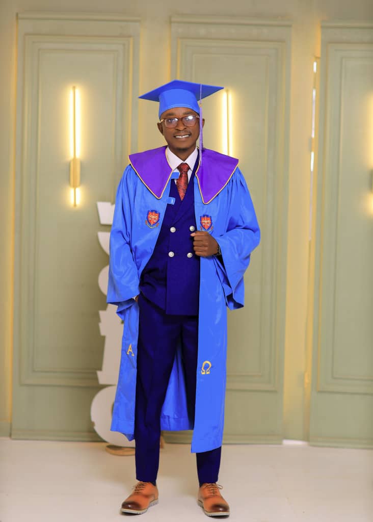 KAKASAug's tweet photo. 🎓 Celebrating Excellence! 🎓
KAKASA sends heartfelt congratulations to the Bakonzo graduands of UCU graduating today! 
May your journey ahead be filled with purpose, impact, and greatness.
#UCUGraduation2025 #Bakonzo @1005kgr @kamasaug @Rweksaug @KabbyangaB @WinnieKiiza https://t.co/y3W8KcUBBc