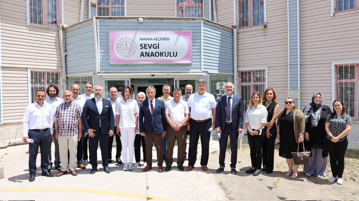 Müdürümüz Sayın Yaşar Koçak;
📌Keçiören Sevgi Anaokulunda İl Milli Eğitim Komisyon üyeleri ile yıl sonu değerlendirme toplantısında bir araya geldi. 
<a href="/tcmeb/">Millî Eğitim Bakanlığı</a> <a href="/Yusuf__Tekin/">Yusuf Tekin</a> <a href="/kocakysr/">Yaşar Koçak</a>