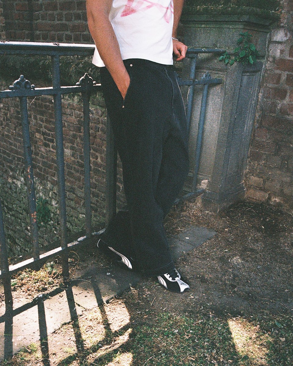 AFEWSTORE's tweet image. SHOP LINK ➡️ l8r.it/QHlN

Track-born. Street-approved.
The PUMA H-Street OG — blending 2000s sprinting heritage with street-ready energy.

#PUMAHStreet #Y2KRunning #AFEWstore