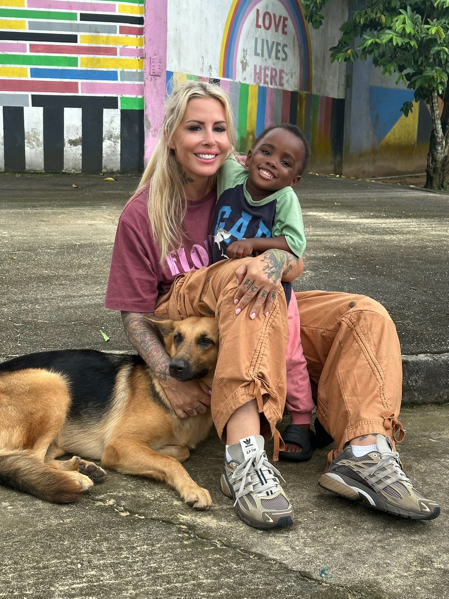 AnjaLoven's tweet photo. #childrennotwitches 
Hope today vs. when we rescued her ❤️ https://t.co/gURpbmw4pG