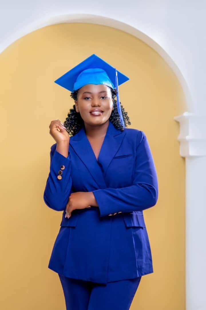 Godber Tumushabe (@godbertumushabe) on Twitter photo At exactly 11:17, 3 law degrees added to our family. Undoubtedly 4 years of hard work by our gals. Congratulations Samora, Shallon and Pheonah. Thank you <a href="/UCUniversity/">Uganda Christian University (Official)</a> for the partnership in mentoring these young women. At exactly 11:17, 3 law degrees added to our family. Undoubtedly 4 years of hard work by our gals. Congratulations Samora, Shallon and Pheonah. Thank you <a href="/UCUniversity/">Uganda Christian University (Official)</a> for the partnership in mentoring these young women.