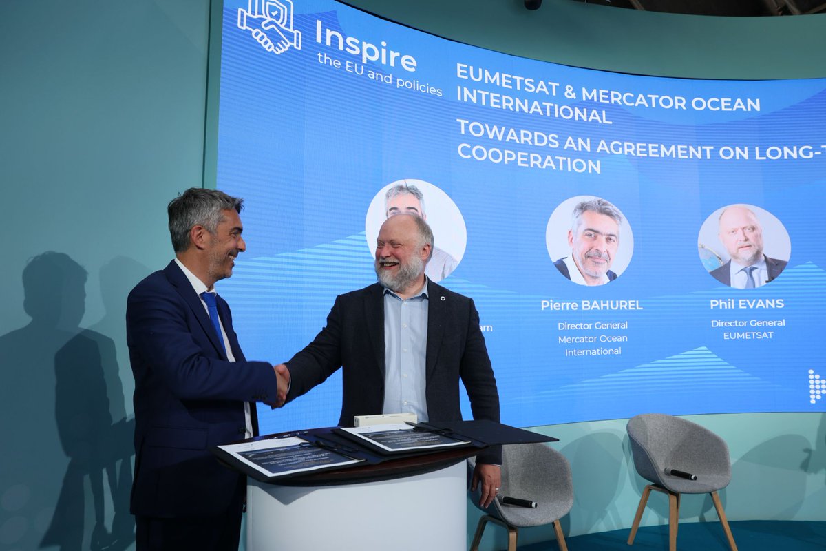 MercatorOcean's tweet image. 🌊🛰️ Mercator Ocean & @eumetsat sign a new long-term partnership to boost ocean forecasting, climate services & sustainable resource management using satellite data & digital ocean systems.
The agreement was initially discussed on 9 June at #UNOC3.
🔗 mercator-ocean.eu/mercator-ocean…