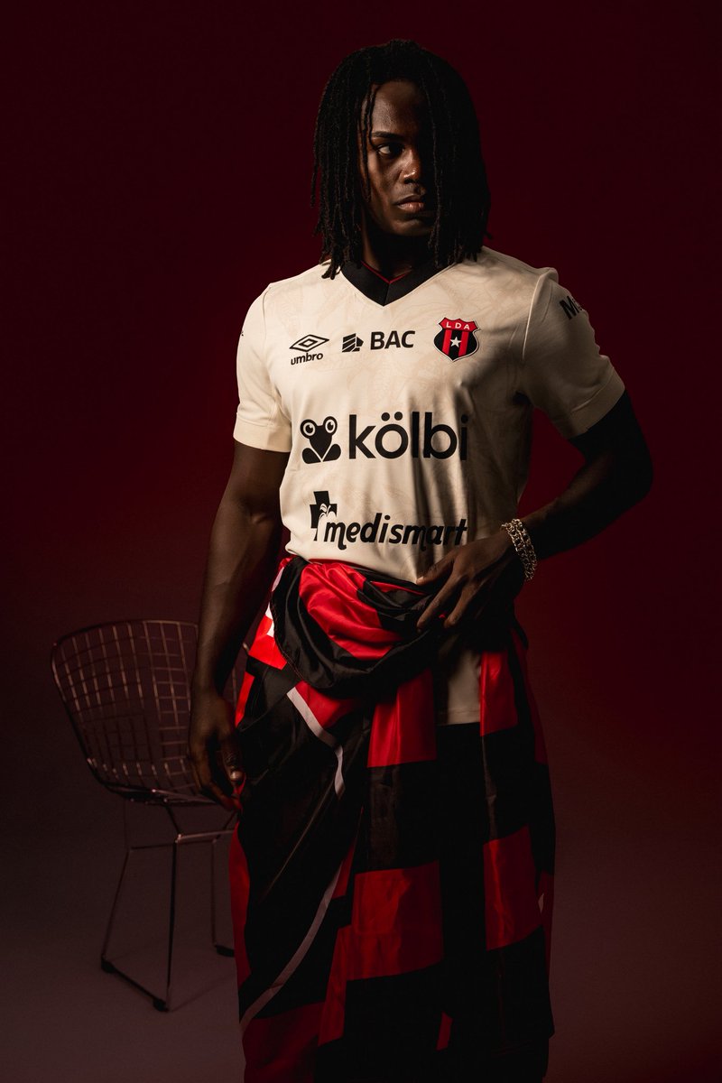 KevCord24's tweet photo. @umbro x @ldacr 
3er producción que realizamos para las indumentarias de Umbro con Liga Deportiva Alajuelense; siempre con un equipo de lujo a mi lado, y siempre intentando dar nuestro 110%. https://t.co/tB3cD0nnwf