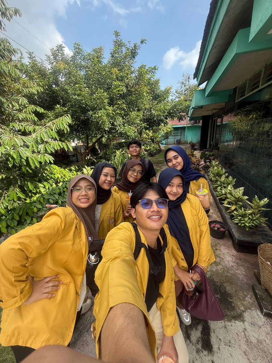 rzkink's tweet photo. iii takutnyee bentar lagi kkn https://t.co/zP5JNzud0w