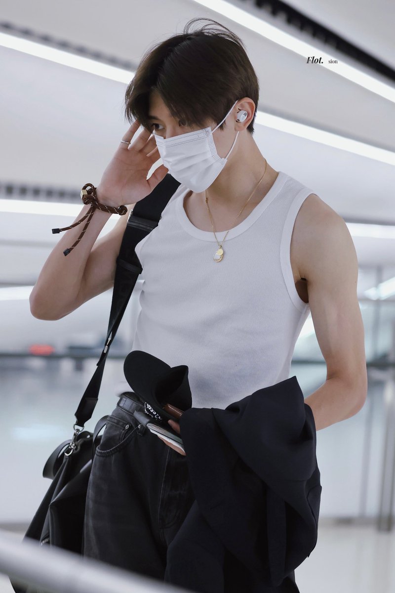 𝐹𝑙𝑜𝑡. tweet media